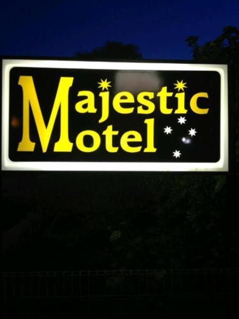 Majestic Motel Horsham Exteriör bild