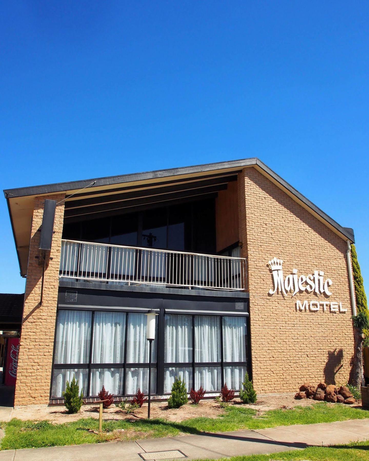Majestic Motel Horsham Exteriör bild