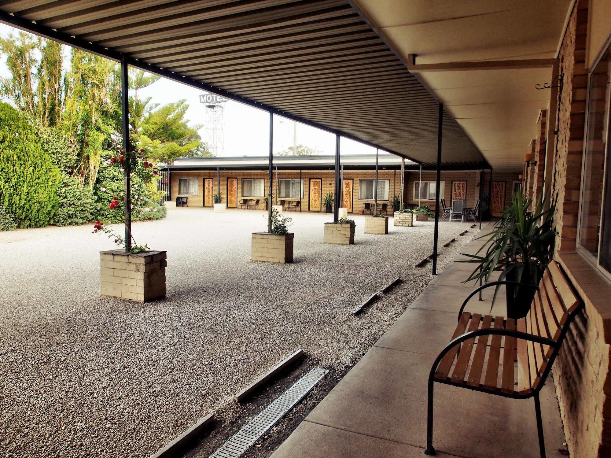 Majestic Motel Horsham Exteriör bild